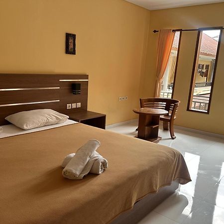 Gora Beach Inn Kuta  Ngoại thất bức ảnh