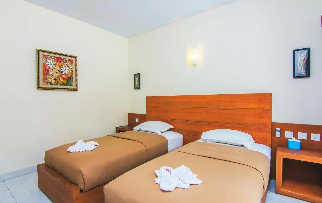 Gora Beach Inn Kuta  Ngoại thất bức ảnh