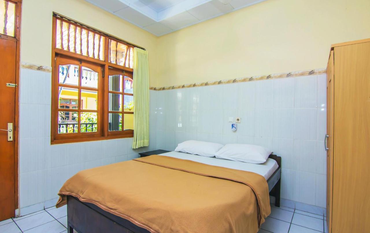 Gora Beach Inn Kuta  Ngoại thất bức ảnh