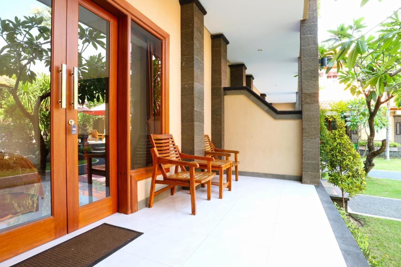 Gora Beach Inn Kuta  Ngoại thất bức ảnh